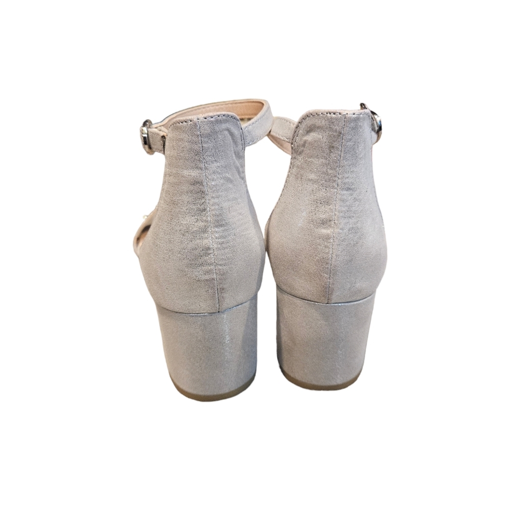 Maripe Silver Sparkley‎ Pumps. - Picture 3 of 8